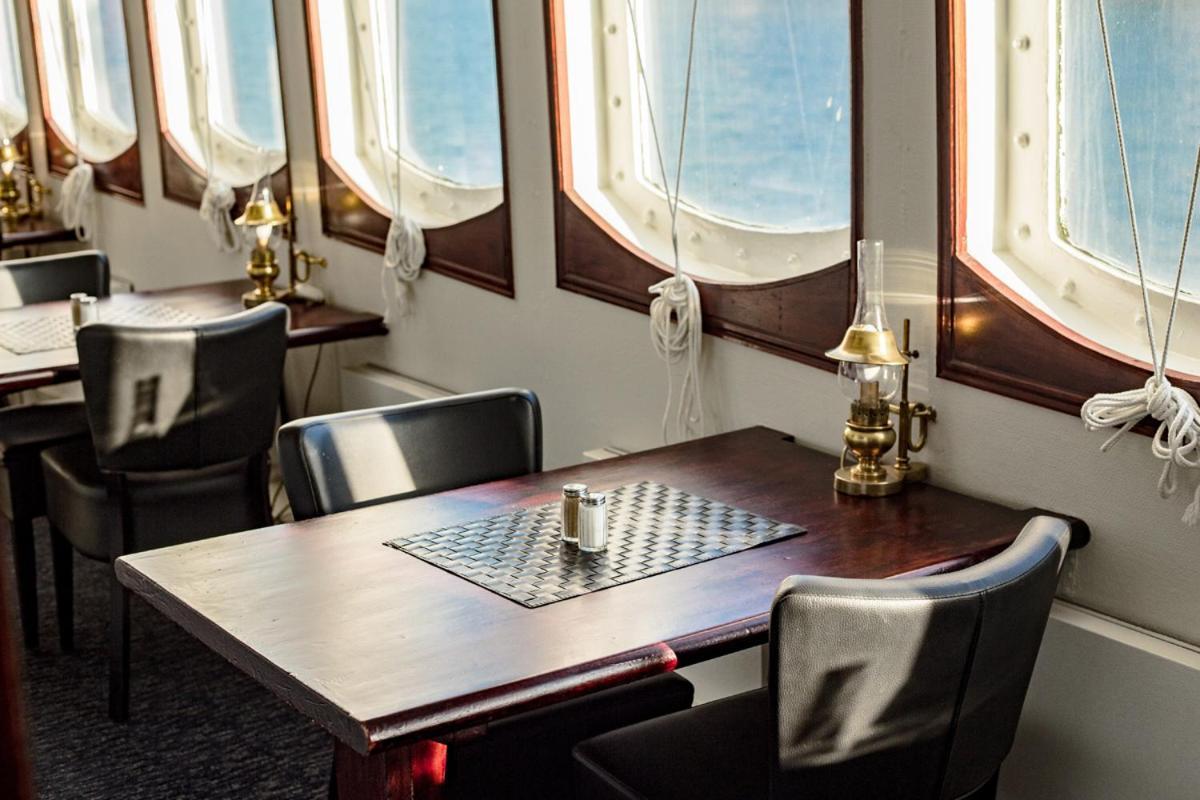 שטוקהולם Malardrottningen Yacht Hotel מראה חיצוני תמונה